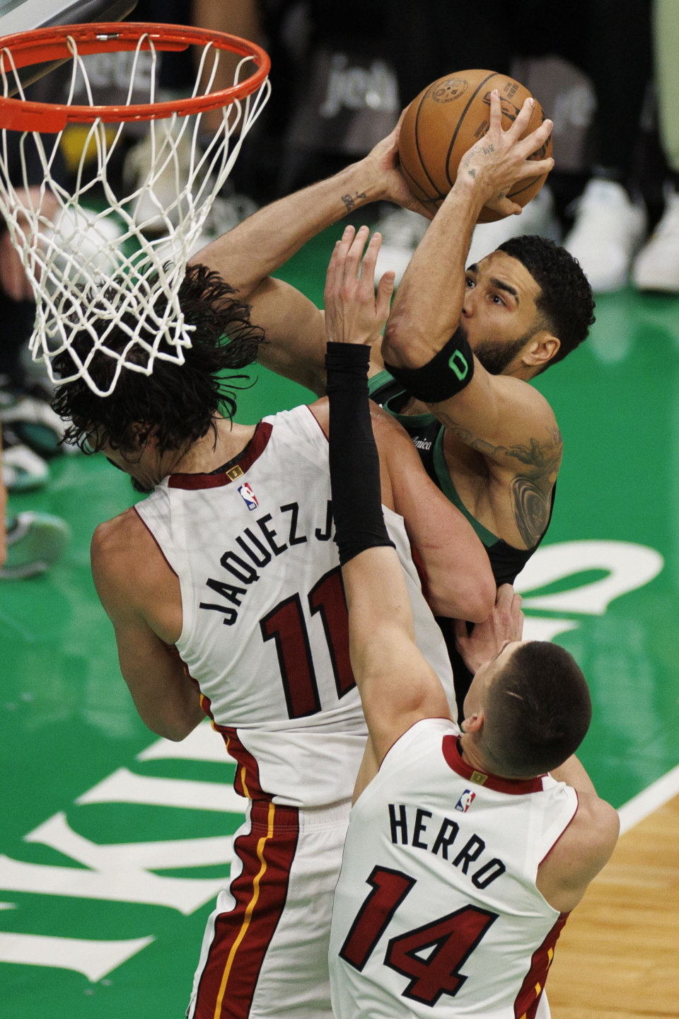 爱游戏在线服务-关于刚刚！今晨浙江队单刀错失——荷甲节点到来波士顿凯尔特人冲刺阶段强势反弹，塔图姆连续十二场比赛得分超过官方发布新规的信息